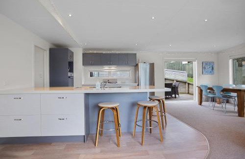 Waihi Beach House | Modern Kiwi Bach - Waihi Beach Holiday Home