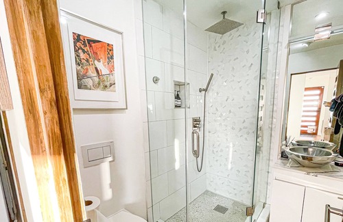 South San Gabriel House | Modern L.A. home with gorgeous views of the San Gabriel Mountains. Pet Friendly.