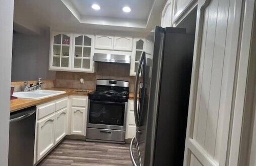 Lake Arrowhead Condo | Modern Lake condo at the Village w pool, fireplace