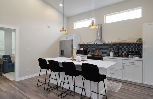 Buckeye Lake House | Modern Lake House 3 Blocks from the Lake!