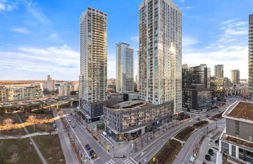 Bathurst Quay Apartment | Modern Lakefront Esc Stylish 2BR Condo with Patio
