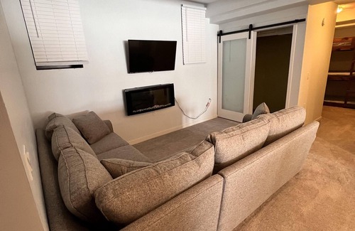 Solon Springs Apartment | Modern Lakeside Condo: Scenic Views & Abundant Amenities Await