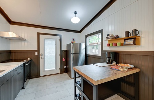 Santeetlah Cottage | Modern 'Little Bear Cottage' At Santeetlah Lake!
