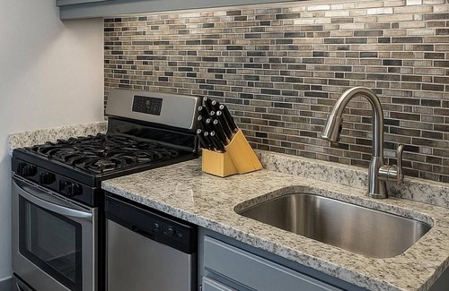 Downtown Hartford Apartment | Modern Living: 1-BR Near XLCenter|ConventionCenter