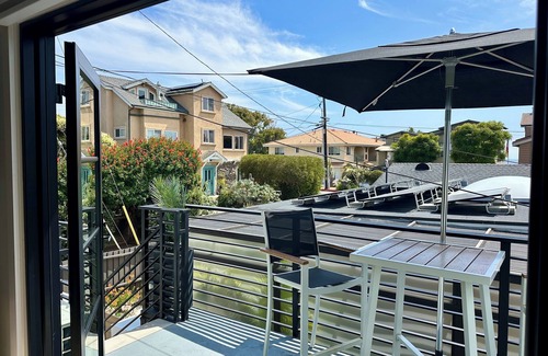 Carlsbad Village House | Modern Loft in Carlsbad Village steps to beach (Tesla Charger available)
