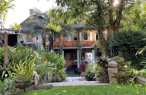 Centro Historico Apartment | modern Loft in historic Villa with beautiful gardens