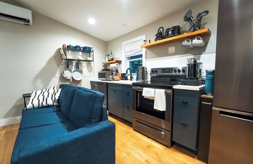 Kenilworth Cottage | Modern Loft Style Guest House