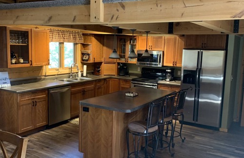 Custer Cabin | Modern Log Cabin On 3 Acres. Great Location On The Edge Of Custer