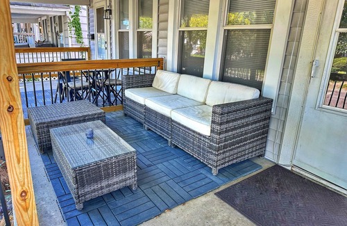Columbus House | Modern Luxe 3BR/1BA with Bar