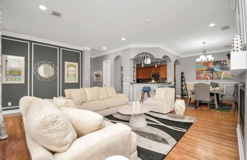 Washington Ave./ Memorial Park House | Modern | Luxe | 3BR/3.5Ba Spacious Home | Walkable