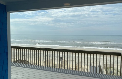 North Topsail Beach House | Modern, Luxury Renovated Oceanfront House in N. Topsail Beach!
