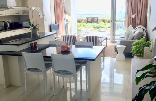Camps Bay Apartment | Modern Luxurious sea view apartment