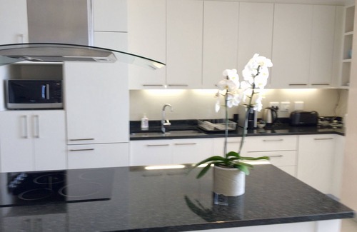 Camps Bay Apartment | Modern Luxurious sea view apartment