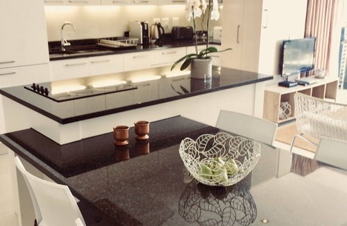 Camps Bay Apartment | Modern Luxurious sea view apartment