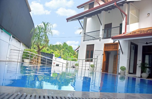 Dalupotha Villa | Modern Luxury 3 Bedroom Villa for Rent in Negombo Sri Lanka
