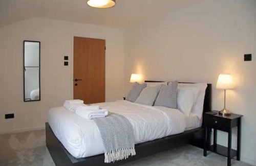 Macclesfield House | Modern Luxury 4 Bed House in Heart of Macclesfield