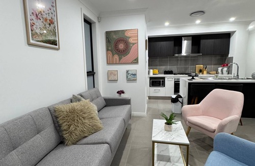 Catherine Field House | Modern Luxury Nest