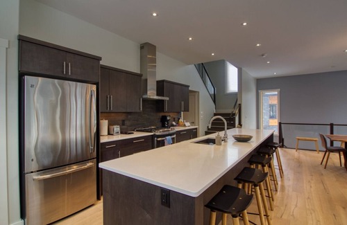 East Kootenay House | Modern luxury chalet with incredible Ski in/Ski out access