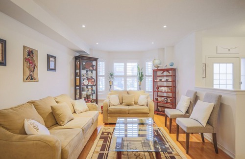 Markham House | Modern Luxury Home - 30 Days plus rental