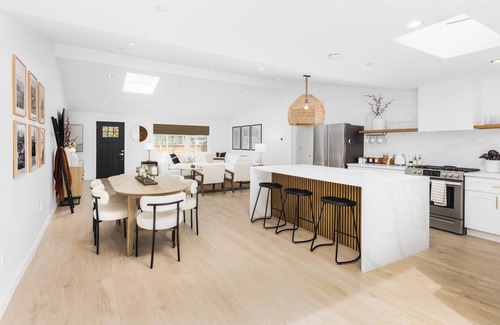 Forestville House | Modern Luxury Home by Russian River - Private Hot Tub, Office, EV Charger, Deck!