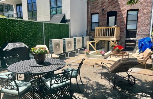Brooklyn Apartment | Modern Luxury HUGE basement studio in the heart of Brooklyn1 block to subway