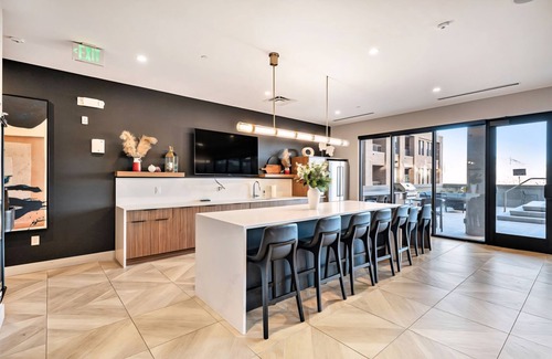 Castle Rock Condo | Modern Luxury in the Heart of Downtown Castle Rock