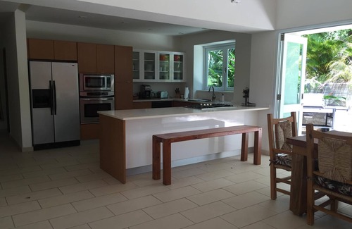 Culebra House | Modern luxury island home