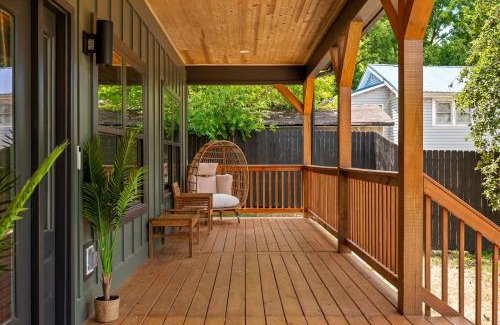 Rossville House | Modern Luxury Retreat Stay Near Chattanooga