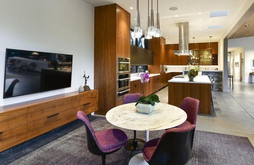 Sonoma House | Modern Luxury Villa at base of Sonoma Mountain- Includes Wine Tasting Passport