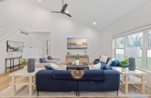 Georgetown House | Modern Luxury Villa Near Notre Dame
