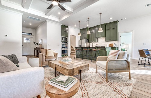 Edmond House | Modern Marvel in West Edmond: Luxury Living Redefined!