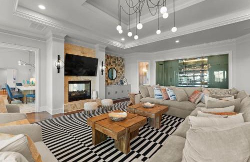 Denver House | Modern Masterpiece by AvantStay Waterfront Private Dock