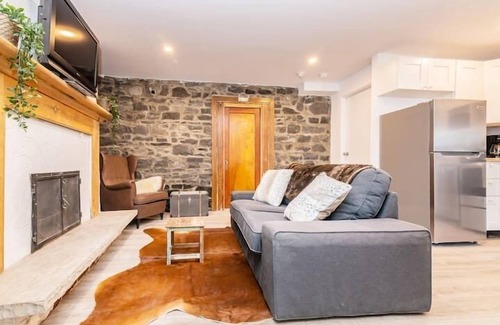 Old Quebec Apartment | Modern Meets Rustic - 2 Bdrm Old Quebec