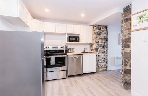 Old Quebec Apartment | Modern Meets Rustic - 2 Bdrm Old Quebec