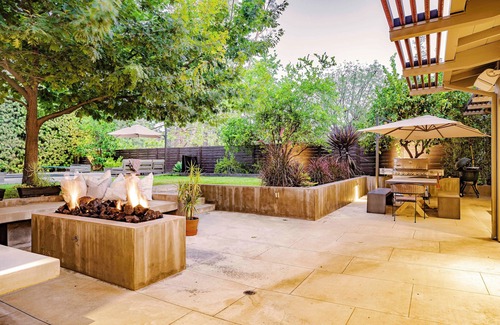 La Canada Flintridge House | Modern MidCentury Oasis in La Cañada Flintridge with Pool/HotTub, AC, WiFi, more