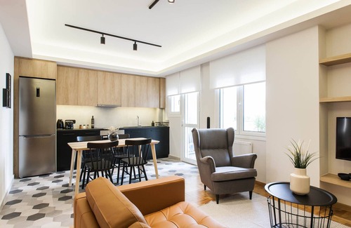 Pangrati Apartment | Modern Minimalist 3BD Apartment in Hilton District