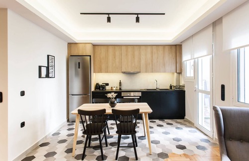 Pangrati Apartment | Modern Minimalist 3BD Apartment in Hilton District