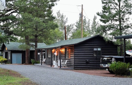 Pinetop Hotel | Modern Motel Suite With Kitchen