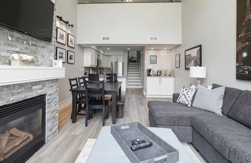 The Blue Mountains Apartment | Modern Mountainside Chalet (222 Chateau Ridge)