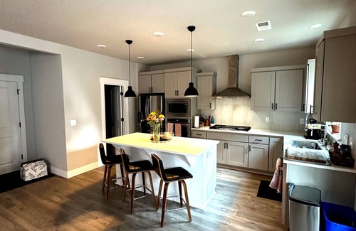 Westbrook Meadows House | Modern Mountain 4-bedroom House in outdoorsy Bend minutes from Mt. Bachelor