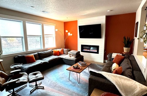Westbrook Meadows House | Modern Mountain 4-bedroom House in outdoorsy Bend minutes from Mt. Bachelor