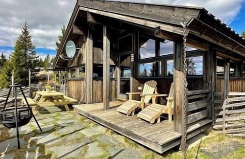 Ringsaker House | Modern mountain cabin – Ski-in/out, 2 Bathrooms
