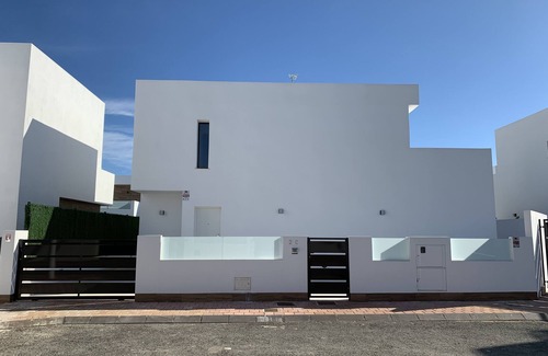 Los Cuarteros House | MODERN NEW BUILD VILLA FOR 6 PEOPLE WITH HEATED PRIVATE POOL