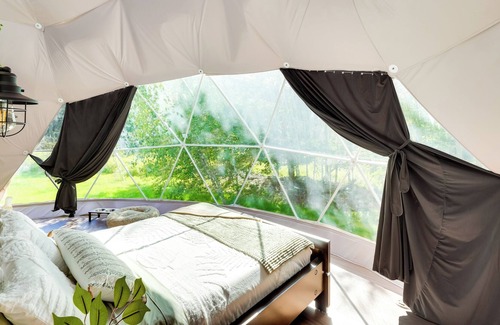 Monticello Apartment | Modern ‘Nature Lovers’ Geodome w/ Deck & Grill!