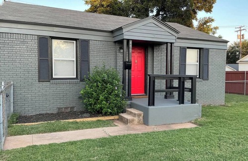 Midwest City House | Modern Nest-Cozy 2 Bedroom, Modern Nest-Contemporary 2 Bedroom
