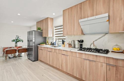 Mount Wilson House | Modern New 3B Home Fully Stocked & Cozy & Sunlight