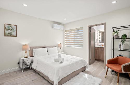 Mount Wilson House | Modern New 3B Home Fully Stocked & Cozy & Sunlight