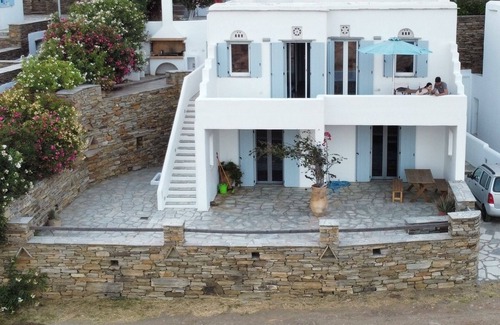 Tinos Villa | Modern new villa with Aegean and Mykonos View