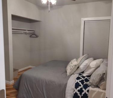 La Crosse Apartment | Modern, Newly-Renovated Home in the heart of LAX