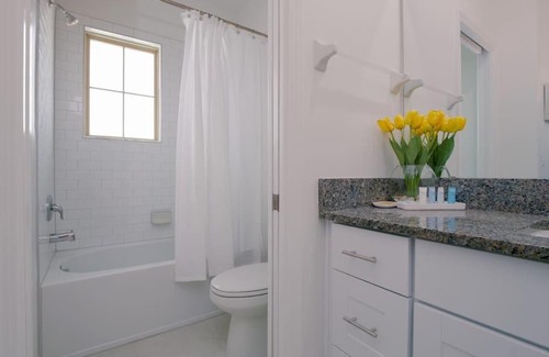 Wesley Chapel South House | Modern Oasis! 3BR Townhouse in a Lagoon Community